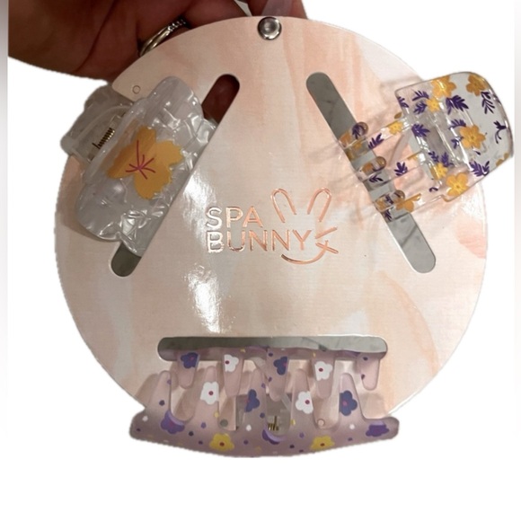 NWT 🌺🐰🌺 Spa Bunny Hair Claws Clips set of 3 - Picture 3 of 17